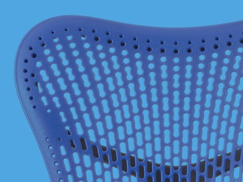 Front view of a Mirra 2 chair with a Triflex back in ultramarine blue. Front view of a Mirra 2 chair with a Triflex back in ultramarine blue.