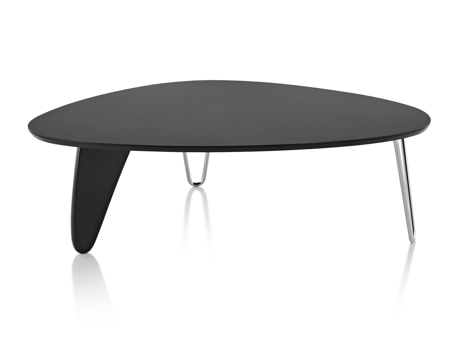 A Noguchi Rudder Table with a black finish. A Noguchi Rudder Table with a black finish.