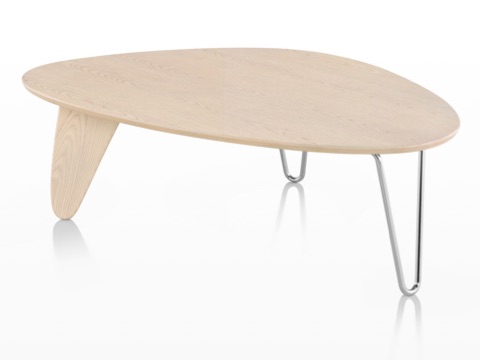 A Noguchi Rudder Table with a white ash finish. A Noguchi Rudder Table with a white ash finish.
