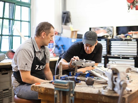 Since Studio 7.5 do all their own welding, lathing, bending, and sandblasting work on their own, a heavy duty workshop became a necessity. Since Studio 7.5 do all their own welding, lathing, bending, and sandblasting work on their own, a heavy duty workshop became a necessity.